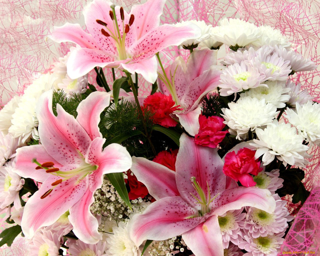Днем рождения лилия открытки красивые с пожеланиями. Лилии мерлуза. ЛФ розовая Лилия. Шикарный букет лилий. Букет лилий с днем рождения.